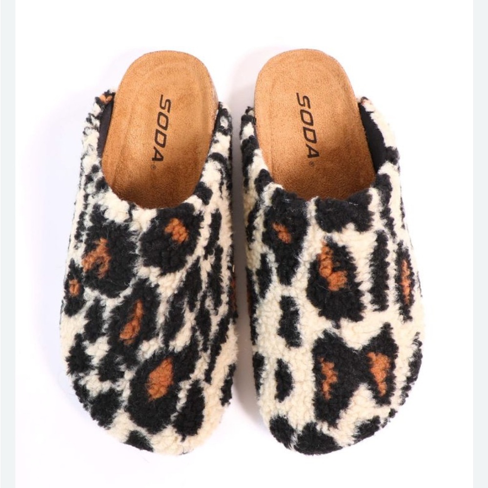 Soda Women's Teddy Animal Print Clog/Slipper
